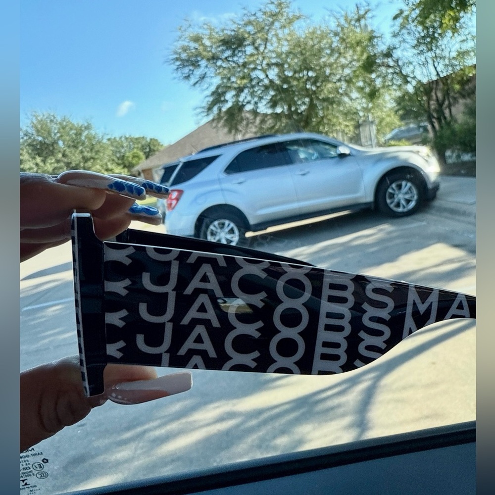 Marc Jacobs Black & White Logo Rectangular Sunglasses🔥🔥🔥🔥🔥✈️🛳️ - Picture 6 of 6